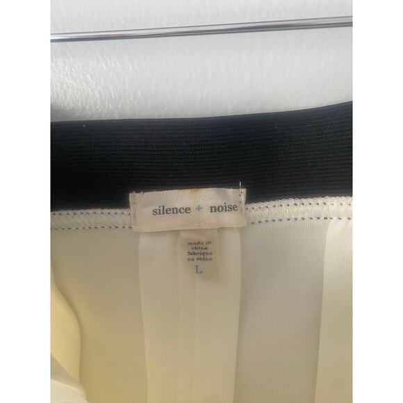 Silence + Noise White Pleated Mini‎ Skirt Size Large - Picture 2 of 4